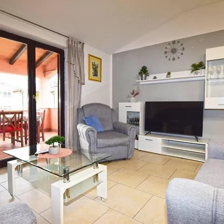 In Mit Eigener Terrasse Apartman